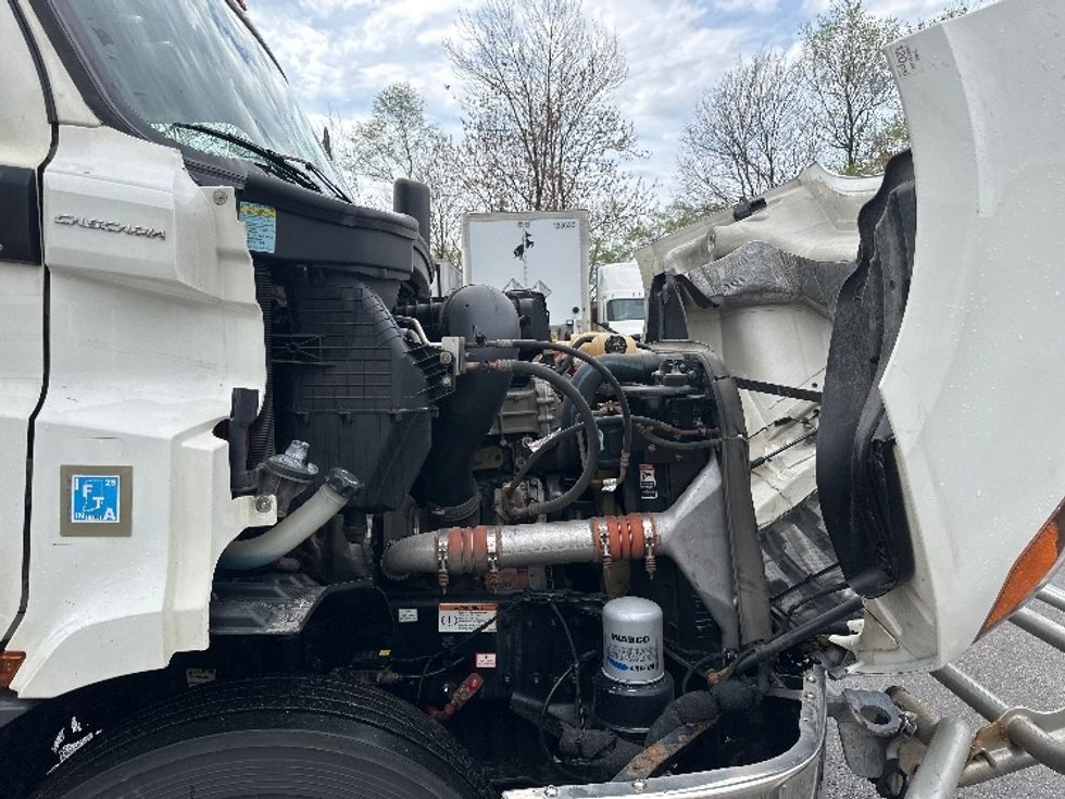 Day Cab Tractor-Heavy Duty Tractors-Freightliner-2020-T11664ST-Windsor-WI-547,011\n\t\tmiles-$ 39,500 - Image 15