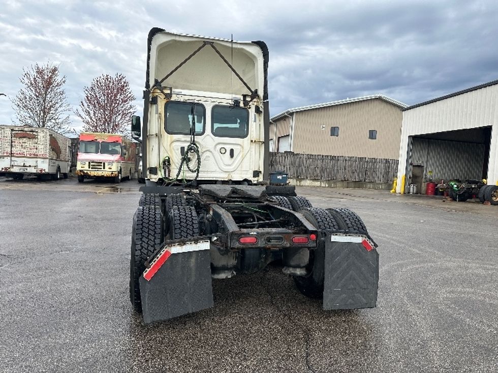 Day Cab Tractor-Heavy Duty Tractors-Freightliner-2020-T11664ST-Windsor-WI-547,011\n\t\tmiles-$ 39,500 - Image 6