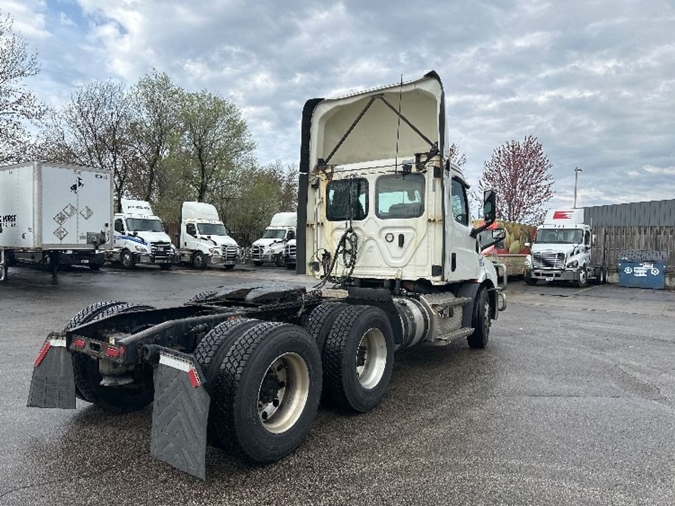 Day Cab Tractor-Heavy Duty Tractors-Freightliner-2020-T11664ST-Windsor-WI-547,011\n\t\tmiles-$ 39,500 - Image 7