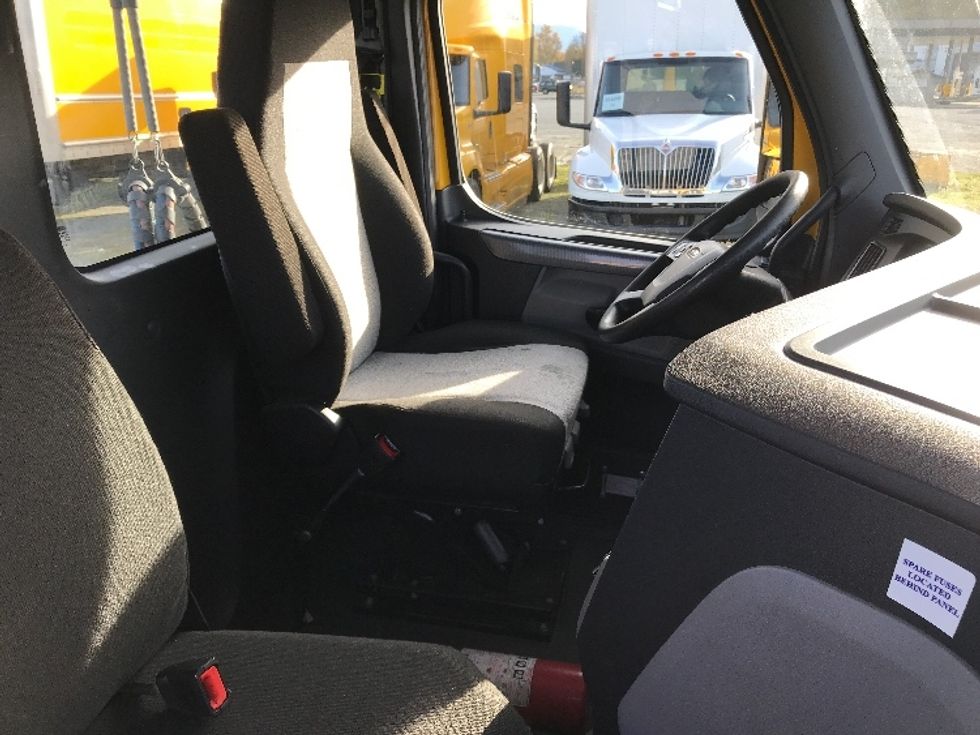 Day Cab Tractor-Heavy Duty Tractors-Freightliner-2020-T12642ST-Abbotsford-BC-140,879\n\t\tkm-$ 55,250 - Image 14