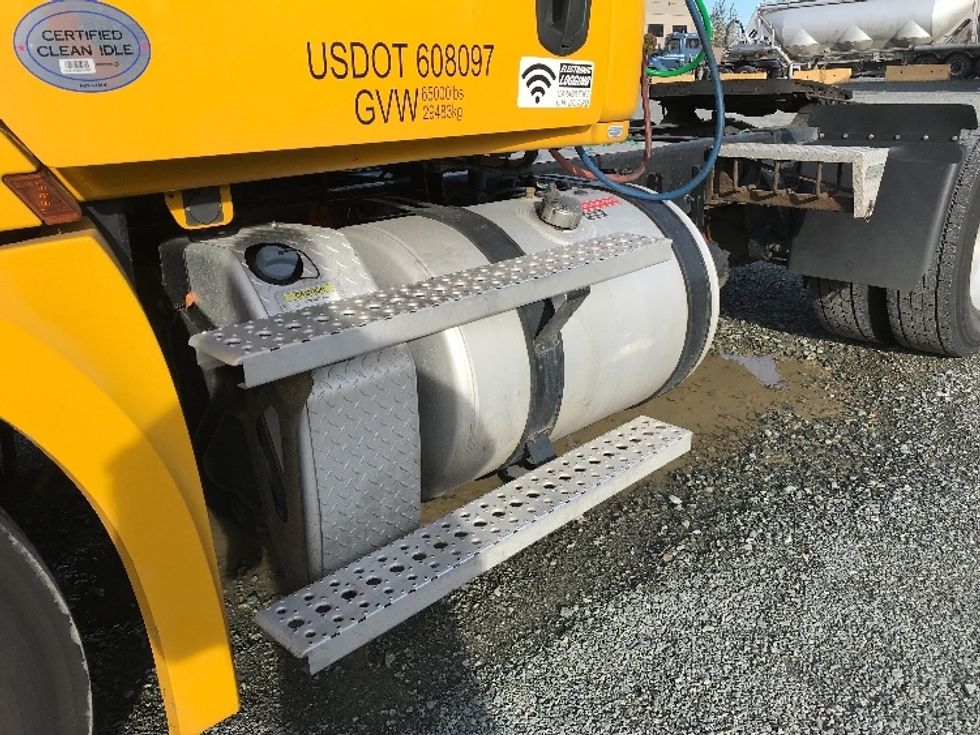 Day Cab Tractor-Heavy Duty Tractors-Freightliner-2020-T12642ST-Abbotsford-BC-140,879\n\t\tkm-$ 55,250 - Image 21