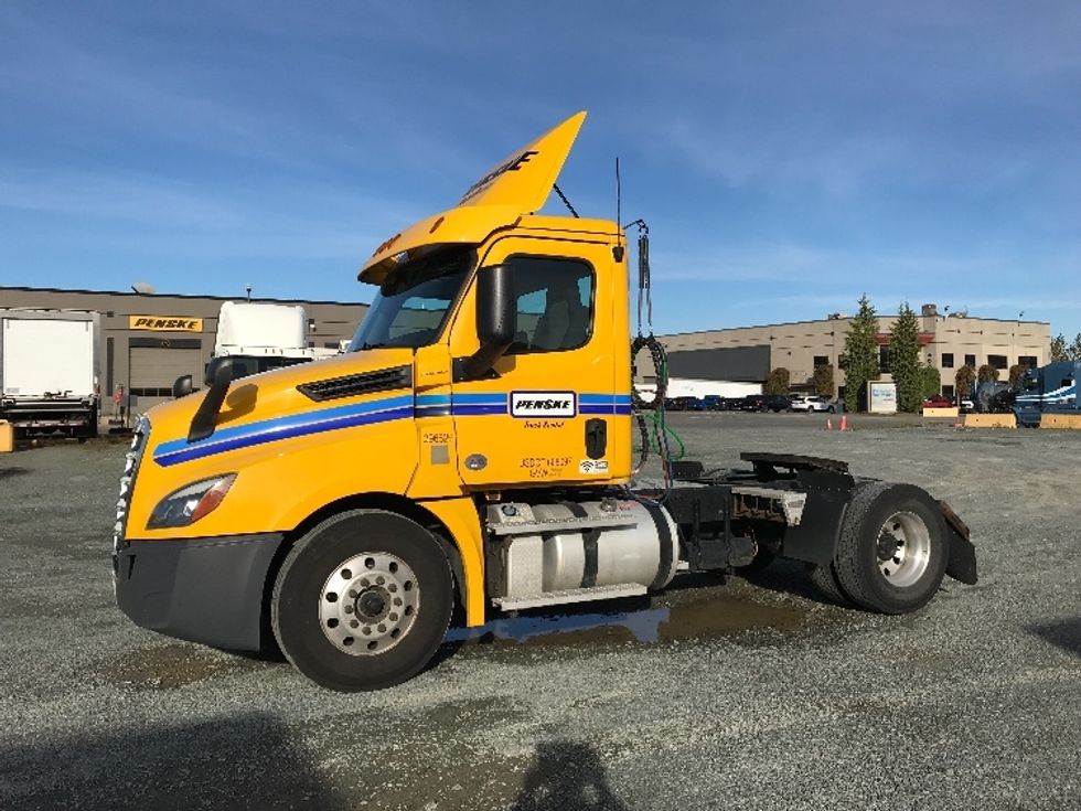 Day Cab Tractor-Heavy Duty Tractors-Freightliner-2020-T12642ST-Abbotsford-BC-140,879\n\t\tkm-$ 55,250 - Image 3