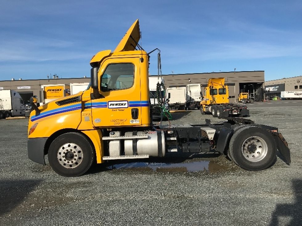 Day Cab Tractor-Heavy Duty Tractors-Freightliner-2020-T12642ST-Abbotsford-BC-140,879\n\t\tkm-$ 55,250 - Image 4