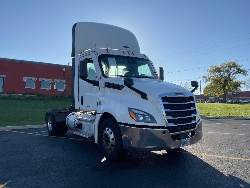 Day Cab Tractor-Heavy Duty Tractors-Freightliner-2020-T12642ST-Akron-OH-642,892\n\t\tmiles-$ 25,500 - Image 1