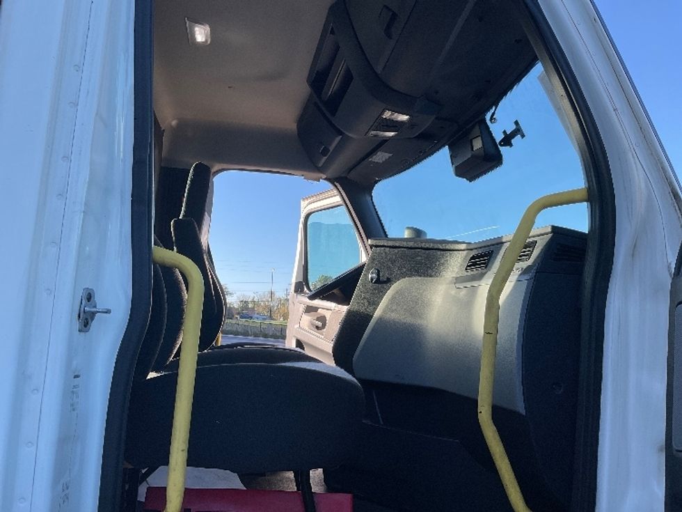 Day Cab Tractor-Heavy Duty Tractors-Freightliner-2020-T12642ST-Akron-OH-642,892\n\t\tmiles-$ 25,500 - Image 15