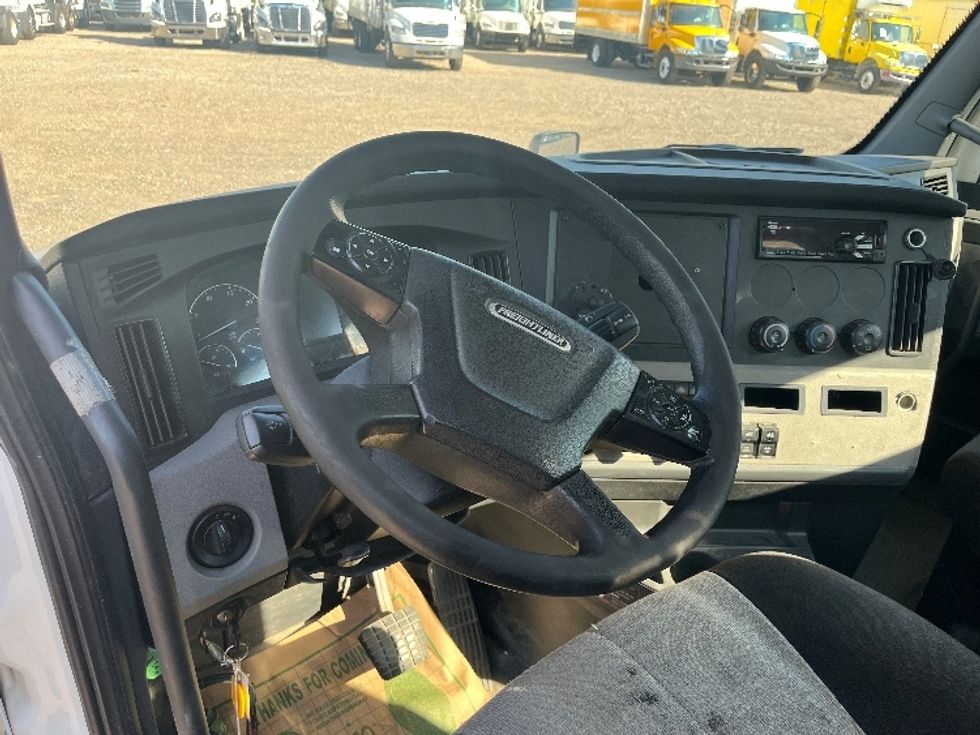 Day Cab Tractor-Heavy Duty Tractors-Freightliner-2020-T12642ST-Albany-NY-310,596\n\t\tmiles-$ 44,000 - Image 10