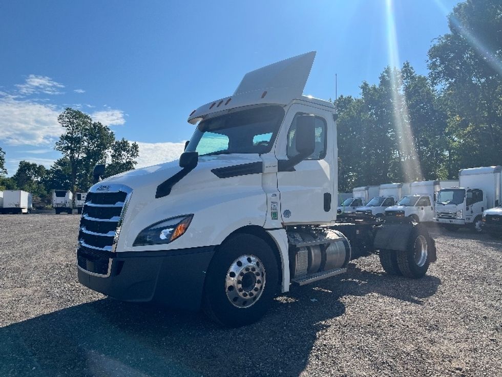 Day Cab Tractor-Heavy Duty Tractors-Freightliner-2020-T12642ST-Albany-NY-310,596\n\t\tmiles-$ 44,000 - Image 3