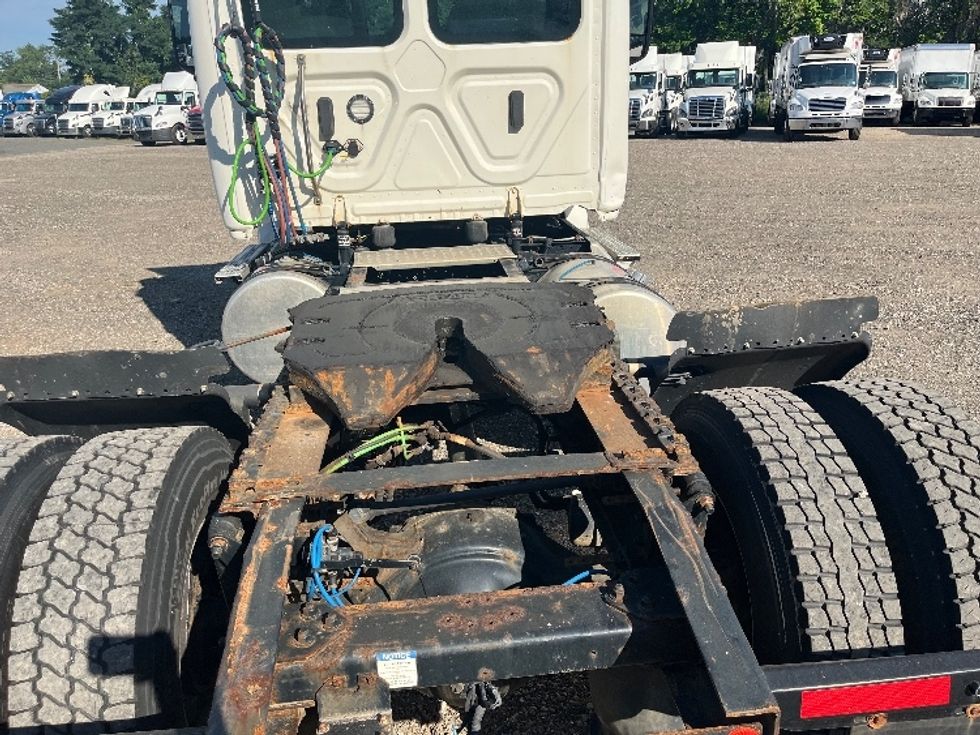 Day Cab Tractor-Heavy Duty Tractors-Freightliner-2020-T12642ST-Albany-NY-310,596\n\t\tmiles-$ 44,000 - Image 6