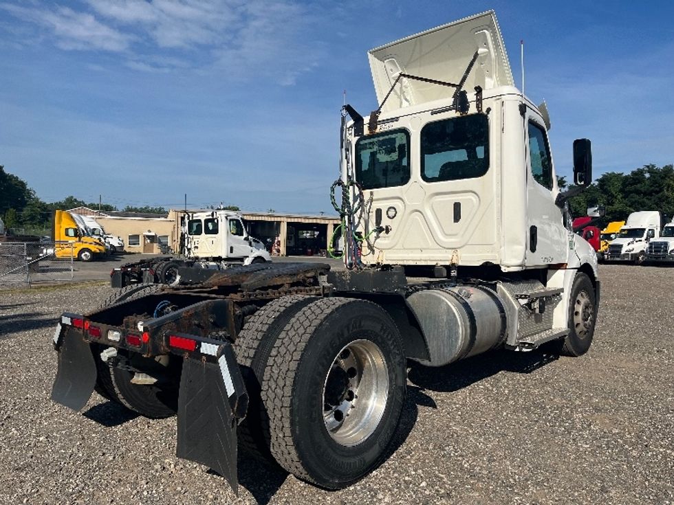 Day Cab Tractor-Heavy Duty Tractors-Freightliner-2020-T12642ST-Albany-NY-310,596\n\t\tmiles-$ 44,000 - Image 7