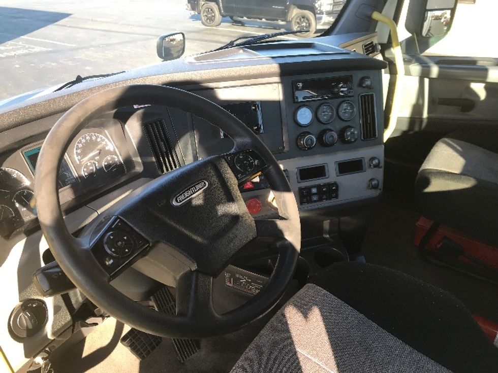Day Cab Tractor-Heavy Duty Tractors-Freightliner-2020-T12642ST-Allentown-PA-597,994\n\t\tmiles-$ 25,500 - Image 10