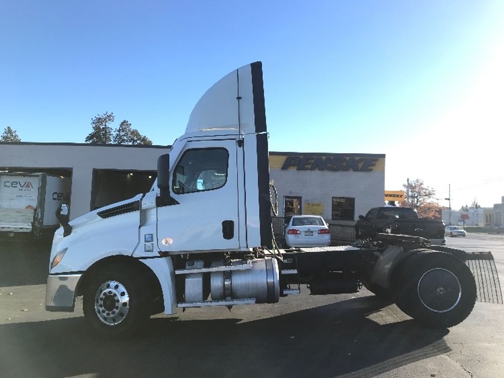 Day Cab Tractor-Heavy Duty Tractors-Freightliner-2020-T12642ST-Allentown-PA-597,994\n\t\tmiles-$ 25,500 - Image 4