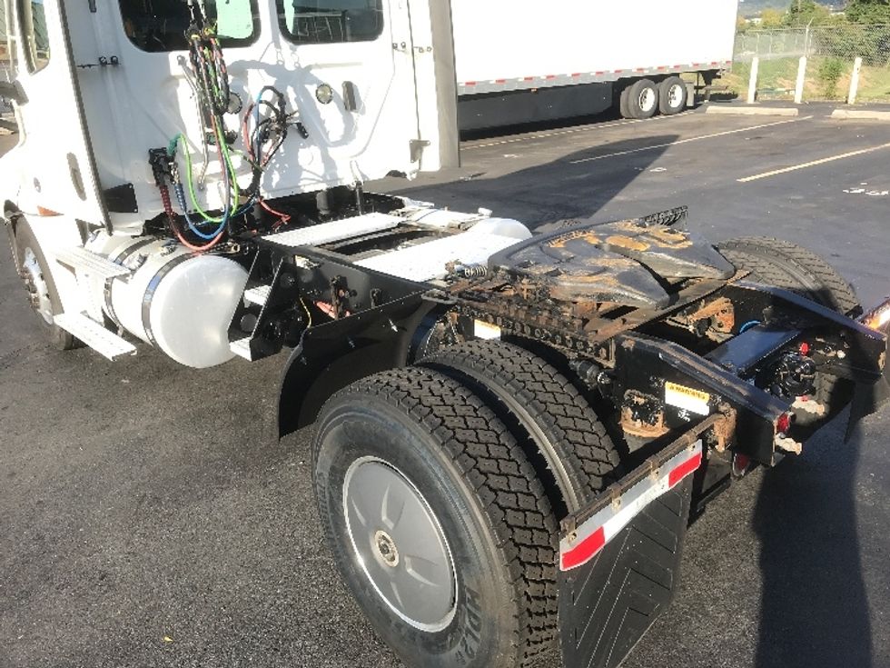 Day Cab Tractor-Heavy Duty Tractors-Freightliner-2020-T12642ST-Allentown-PA-640,952\n\t\tmiles-$ 25,500 - Image 17