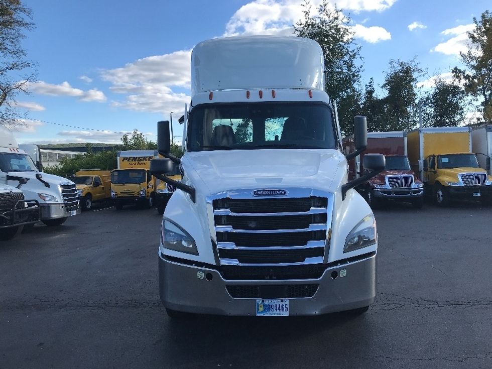 Day Cab Tractor-Heavy Duty Tractors-Freightliner-2020-T12642ST-Allentown-PA-640,952\n\t\tmiles-$ 25,500 - Image 2