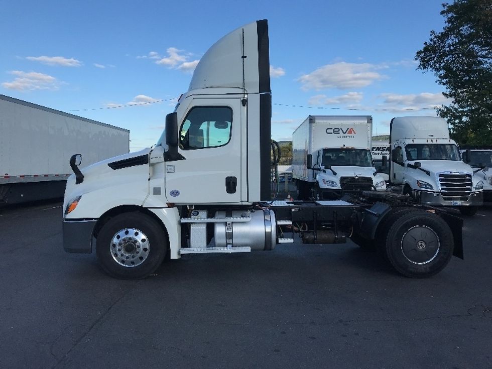 Day Cab Tractor-Heavy Duty Tractors-Freightliner-2020-T12642ST-Allentown-PA-640,952\n\t\tmiles-$ 25,500 - Image 4