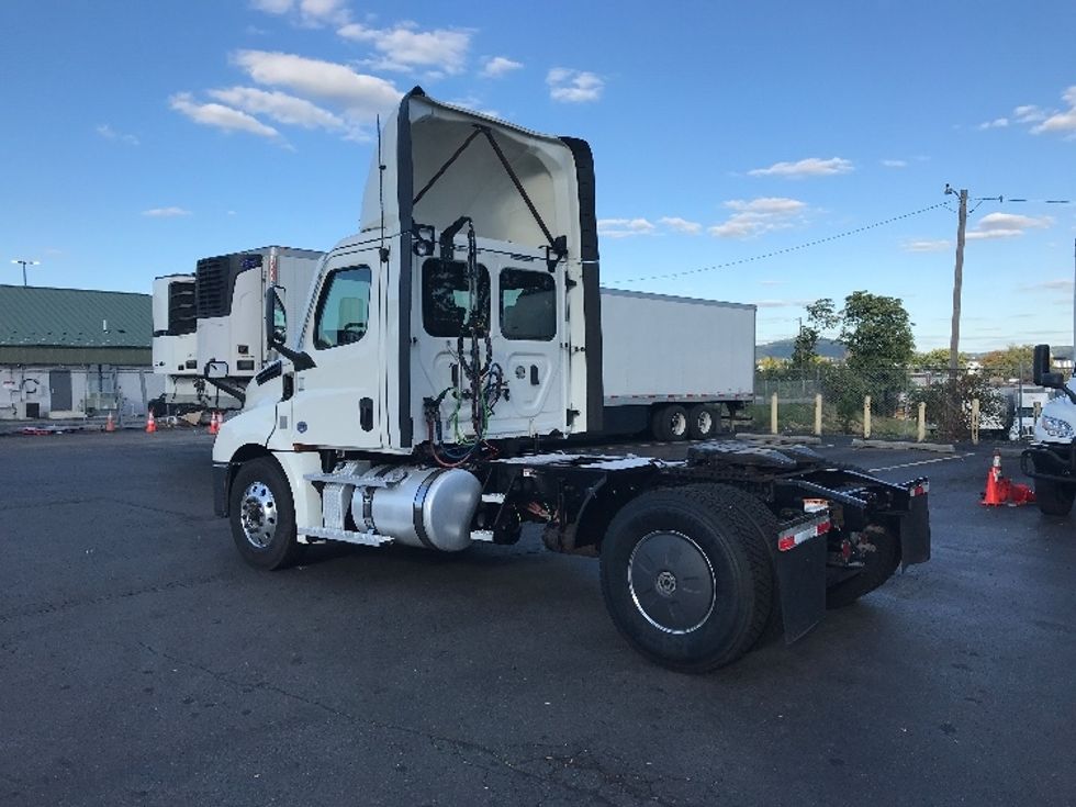 Day Cab Tractor-Heavy Duty Tractors-Freightliner-2020-T12642ST-Allentown-PA-640,952\n\t\tmiles-$ 25,500 - Image 5