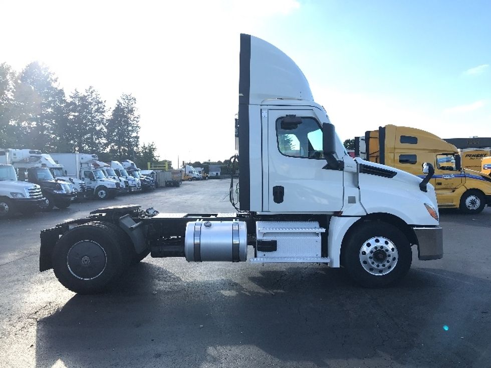 Day Cab Tractor-Heavy Duty Tractors-Freightliner-2020-T12642ST-Allentown-PA-640,952\n\t\tmiles-$ 25,500 - Image 8