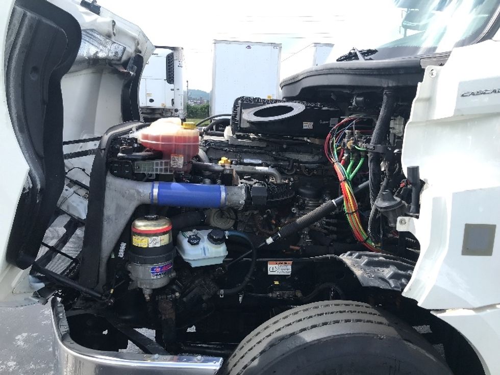 Day Cab Tractor-Heavy Duty Tractors-Freightliner-2020-T12642ST-Allentown-PA-650,796\n\t\tmiles-$ 27,000 - Image 16