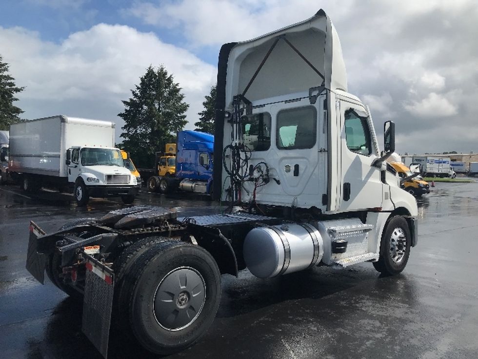 Day Cab Tractor-Heavy Duty Tractors-Freightliner-2020-T12642ST-Allentown-PA-650,796\n\t\tmiles-$ 27,000 - Image 7
