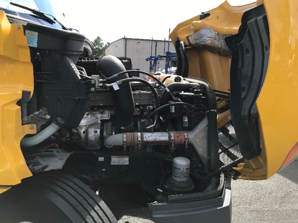 Day Cab Tractor-Heavy Duty Tractors-Freightliner-2020-T12642ST-Ashland-VA-252,025\n\t\tmiles-$ 45,750 - Image 14