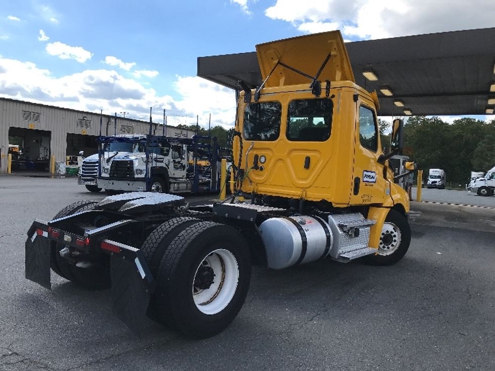 Day Cab Tractor-Heavy Duty Tractors-Freightliner-2020-T12642ST-Ashland-VA-252,025\n\t\tmiles-$ 45,750 - Image 6