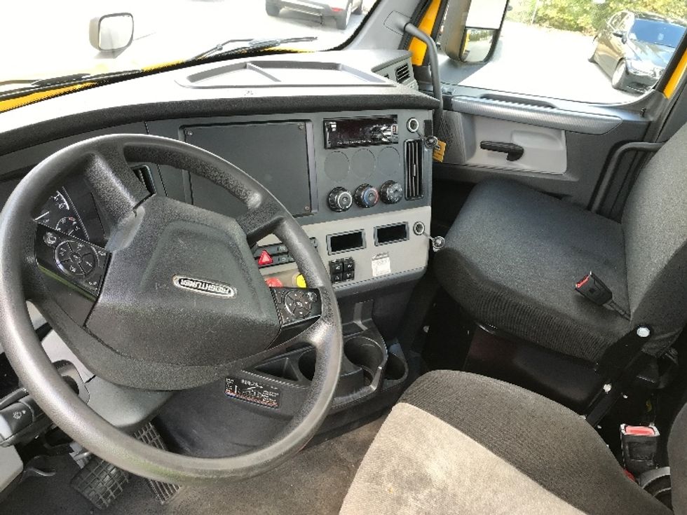 Day Cab Tractor-Heavy Duty Tractors-Freightliner-2020-T12642ST-Ashland-VA-252,025\n\t\tmiles-$ 45,750 - Image 9