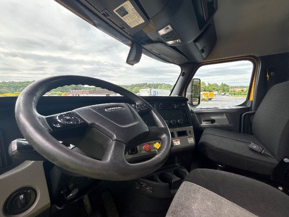 Day Cab Tractor-Heavy Duty Tractors-Freightliner-2020-T12642ST-Atlanta (Forest Park)-GA-206,942\n\t\tmiles-$ 45,250 - Image 10