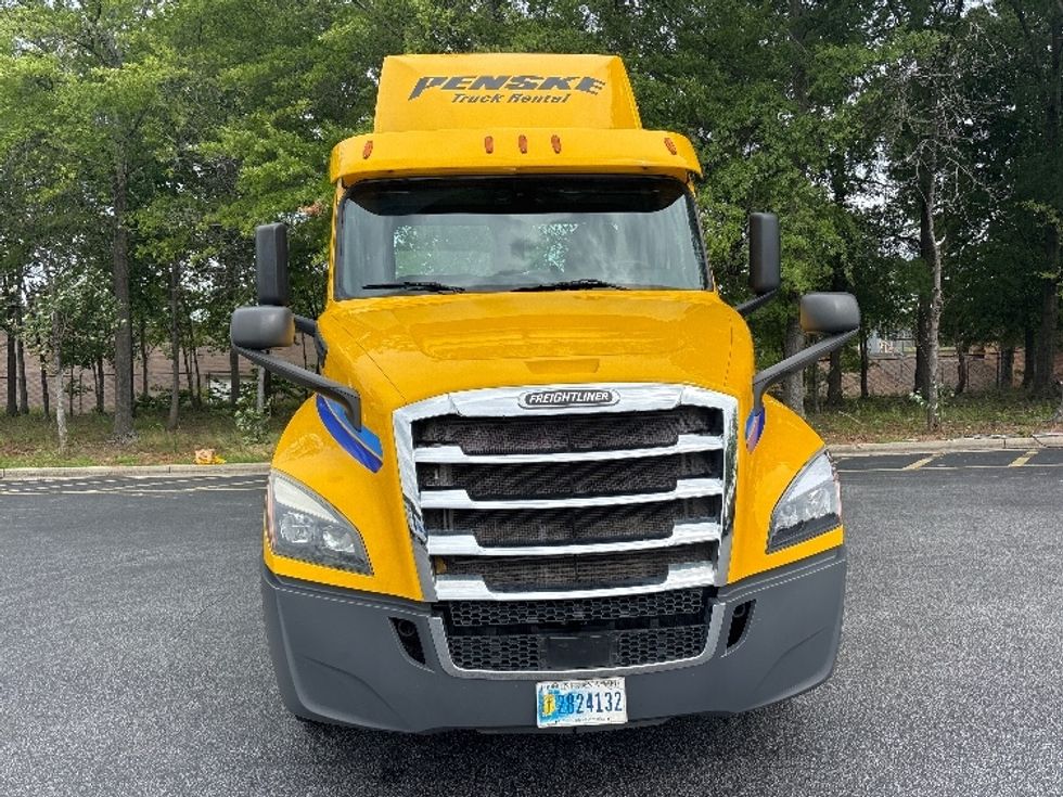 Day Cab Tractor-Heavy Duty Tractors-Freightliner-2020-T12642ST-Atlanta (Forest Park)-GA-206,942\n\t\tmiles-$ 45,250 - Image 2
