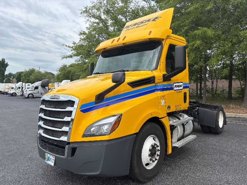 Day Cab Tractor-Heavy Duty Tractors-Freightliner-2020-T12642ST-Atlanta (Forest Park)-GA-206,942\n\t\tmiles-$ 45,250 - Image 3