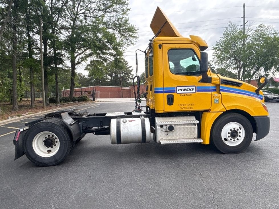 Day Cab Tractor-Heavy Duty Tractors-Freightliner-2020-T12642ST-Atlanta (Forest Park)-GA-206,942\n\t\tmiles-$ 45,250 - Image 8