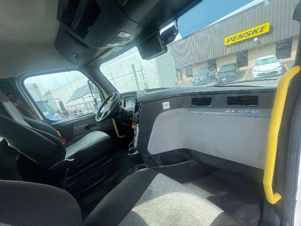 Day Cab Tractor-Heavy Duty Tractors-Freightliner-2020-T12642ST-Baltimore-MD-507,121\n\t\tmiles-$ 30,750 - Image 14