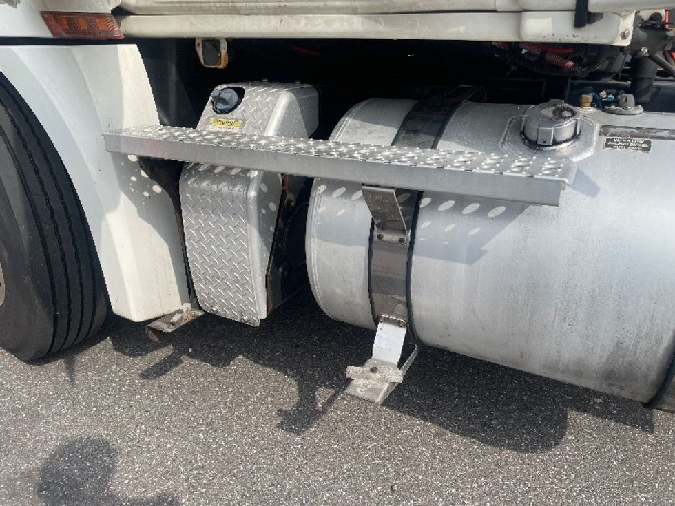 Day Cab Tractor-Heavy Duty Tractors-Freightliner-2020-T12642ST-Baltimore-MD-507,121\n\t\tmiles-$ 30,750 - Image 17