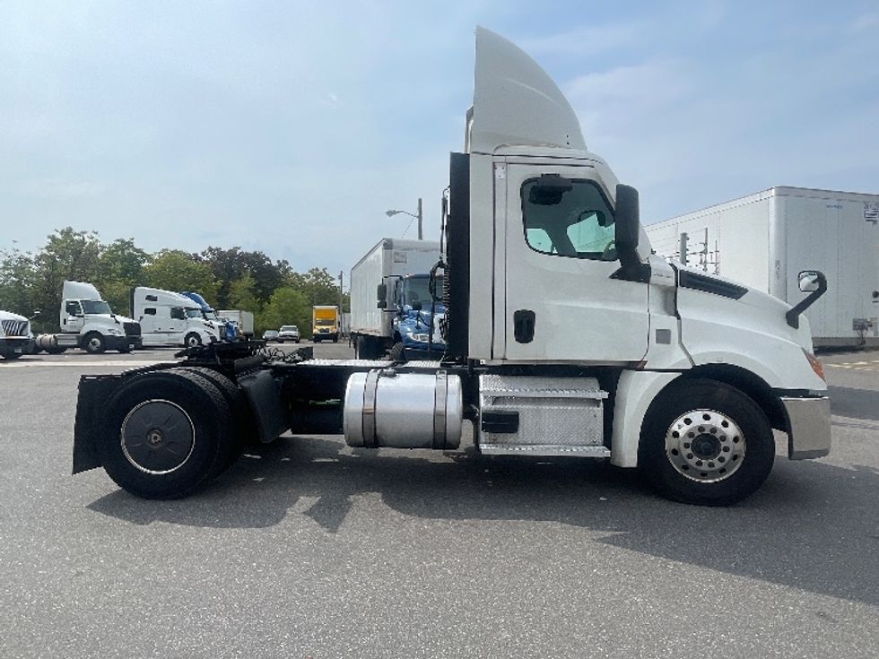 Day Cab Tractor-Heavy Duty Tractors-Freightliner-2020-T12642ST-Baltimore-MD-507,121\n\t\tmiles-$ 30,750 - Image 8