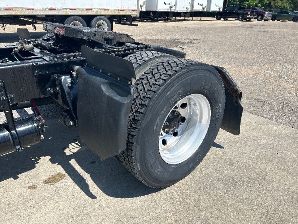 Day Cab Tractor-Heavy Duty Tractors-Freightliner-2020-T12642ST-Belden-MS-237,065\n\t\tmiles-$ 52,000 - Image 17