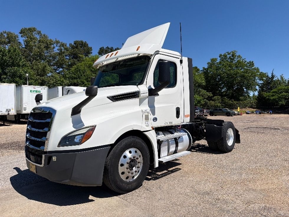 Day Cab Tractor-Heavy Duty Tractors-Freightliner-2020-T12642ST-Belden-MS-237,065\n\t\tmiles-$ 52,000 - Image 3