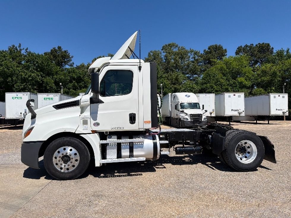 Day Cab Tractor-Heavy Duty Tractors-Freightliner-2020-T12642ST-Belden-MS-237,065\n\t\tmiles-$ 52,000 - Image 4