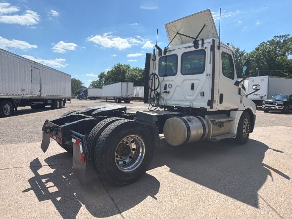 Day Cab Tractor-Heavy Duty Tractors-Freightliner-2020-T12642ST-Belden-MS-237,065\n\t\tmiles-$ 52,000 - Image 7