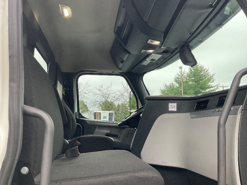 Day Cab Tractor-Heavy Duty Tractors-Freightliner-2020-T12642ST-Bethlehem-PA-251,960\n\t\tmiles-$ 48,000 - Image 12
