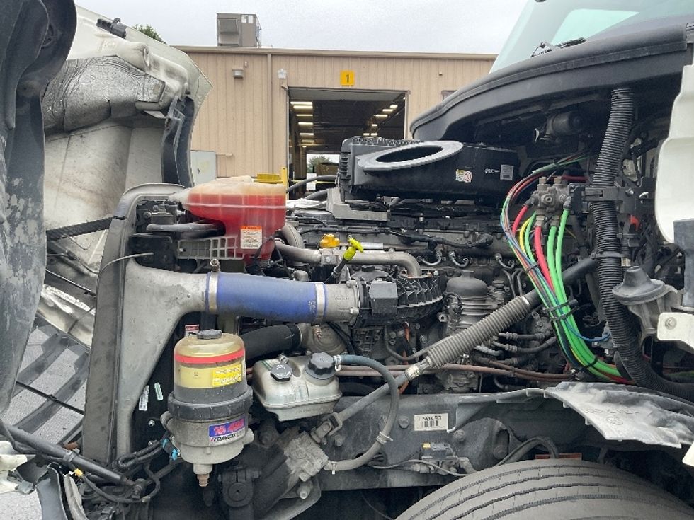 Day Cab Tractor-Heavy Duty Tractors-Freightliner-2020-T12642ST-Bethlehem-PA-251,960\n\t\tmiles-$ 48,000 - Image 16