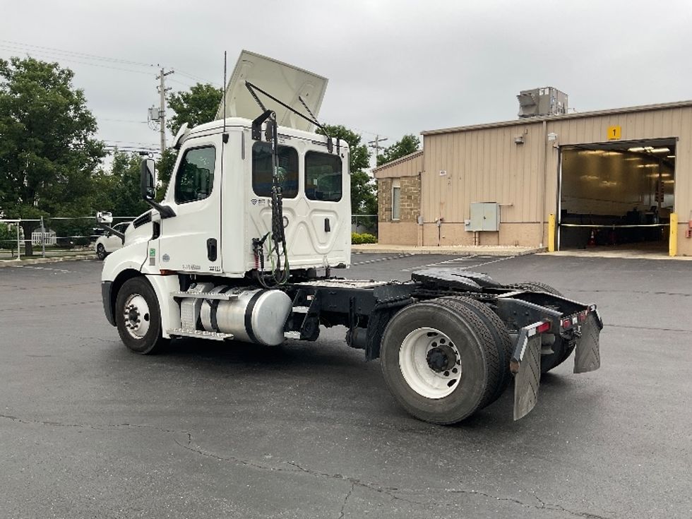 Day Cab Tractor-Heavy Duty Tractors-Freightliner-2020-T12642ST-Bethlehem-PA-251,960\n\t\tmiles-$ 48,000 - Image 5