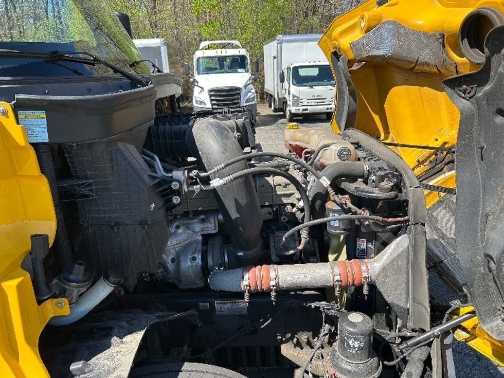 Day Cab Tractor-Heavy Duty Tractors-Freightliner-2020-T12642ST-Braintree-MA-376,469\n\t\tmiles-$ 35,000 - Image 15