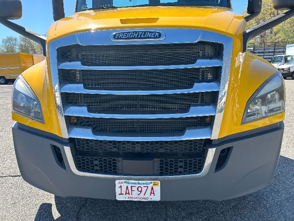 Day Cab Tractor-Heavy Duty Tractors-Freightliner-2020-T12642ST-Braintree-MA-376,469\n\t\tmiles-$ 35,000 - Image 20