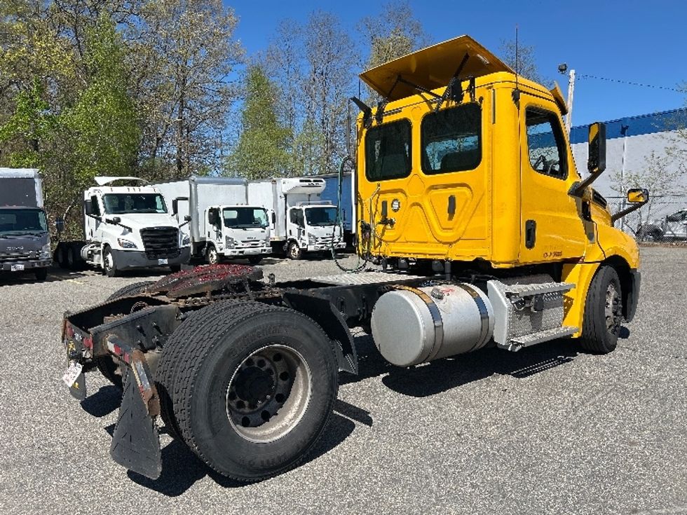 Day Cab Tractor-Heavy Duty Tractors-Freightliner-2020-T12642ST-Braintree-MA-376,469\n\t\tmiles-$ 35,000 - Image 7