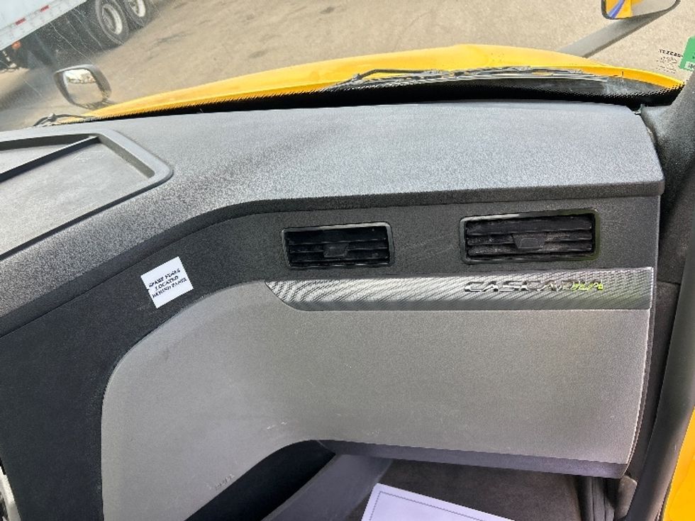 Day Cab Tractor-Heavy Duty Tractors-Freightliner-2020-T12642ST-Brooklyn Park-MN-187,574\n\t\tmiles-$ 45,000 - Image 13