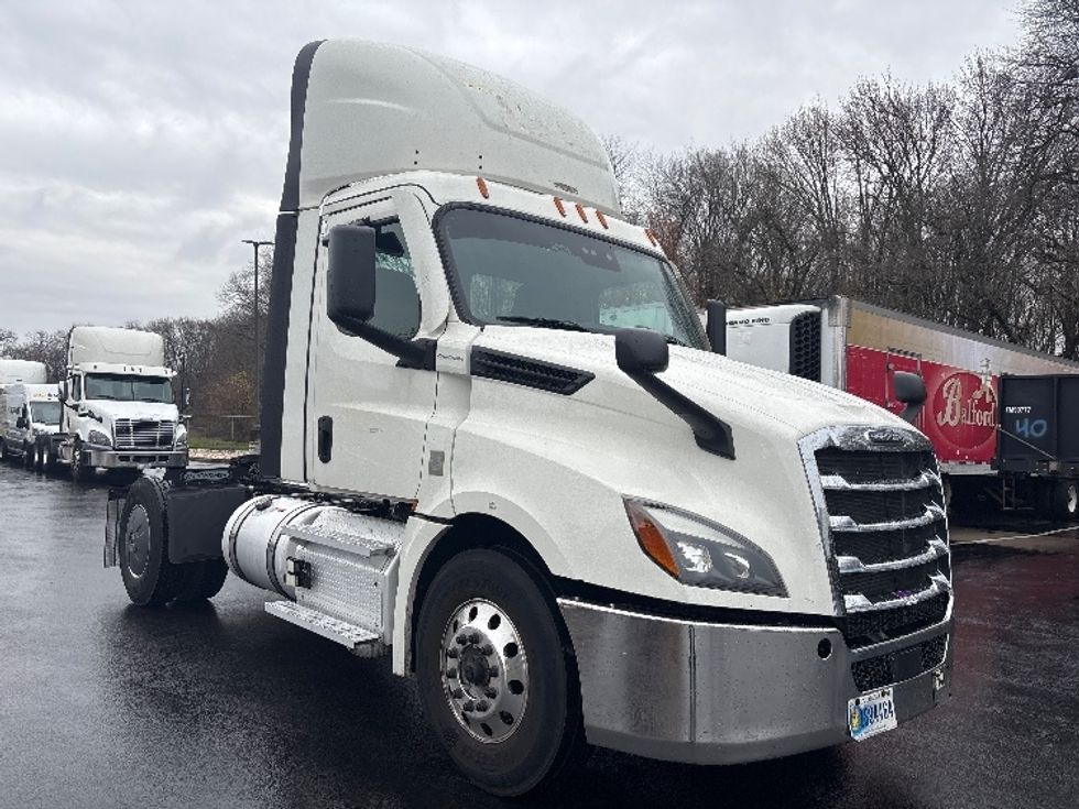 Day Cab Tractor-Heavy Duty Tractors-Freightliner-2020-T12642ST-Burlington-NJ-424,115\n\t\tmiles-$ 36,500 - Image 1