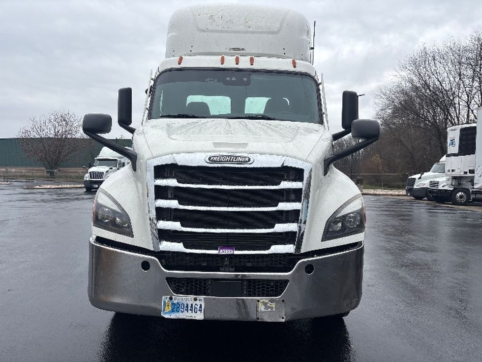 Day Cab Tractor-Heavy Duty Tractors-Freightliner-2020-T12642ST-Burlington-NJ-424,115\n\t\tmiles-$ 36,500 - Image 2