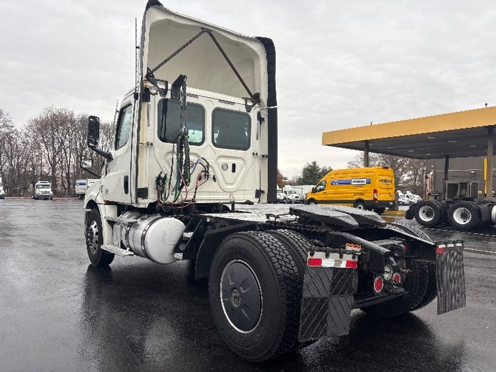 Day Cab Tractor-Heavy Duty Tractors-Freightliner-2020-T12642ST-Burlington-NJ-424,115\n\t\tmiles-$ 36,500 - Image 5