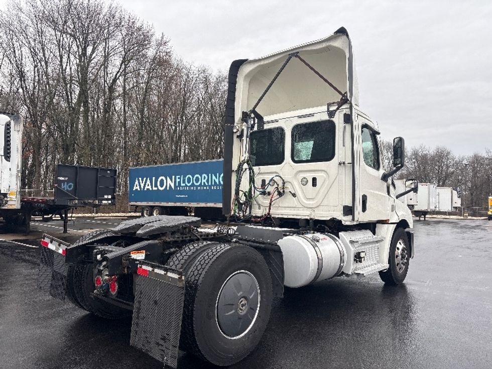 Day Cab Tractor-Heavy Duty Tractors-Freightliner-2020-T12642ST-Burlington-NJ-424,115\n\t\tmiles-$ 36,500 - Image 7