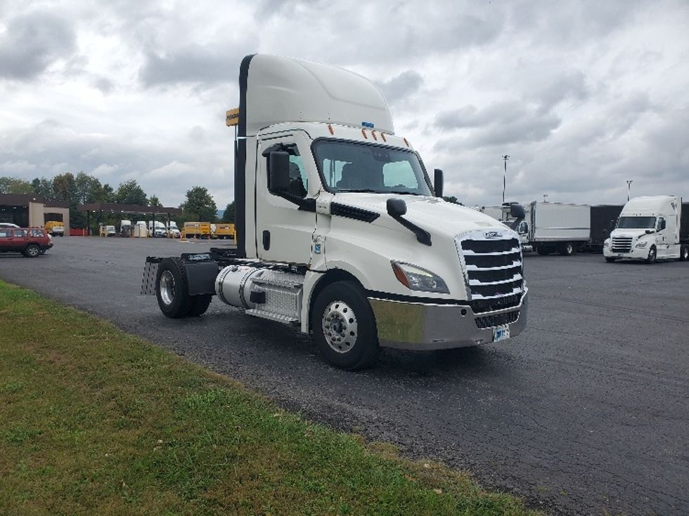 Day Cab Tractor-Heavy Duty Tractors-Freightliner-2020-T12642ST-Burlington-NJ-565,639\n\t\tmiles-$ 27,000 - Image 1