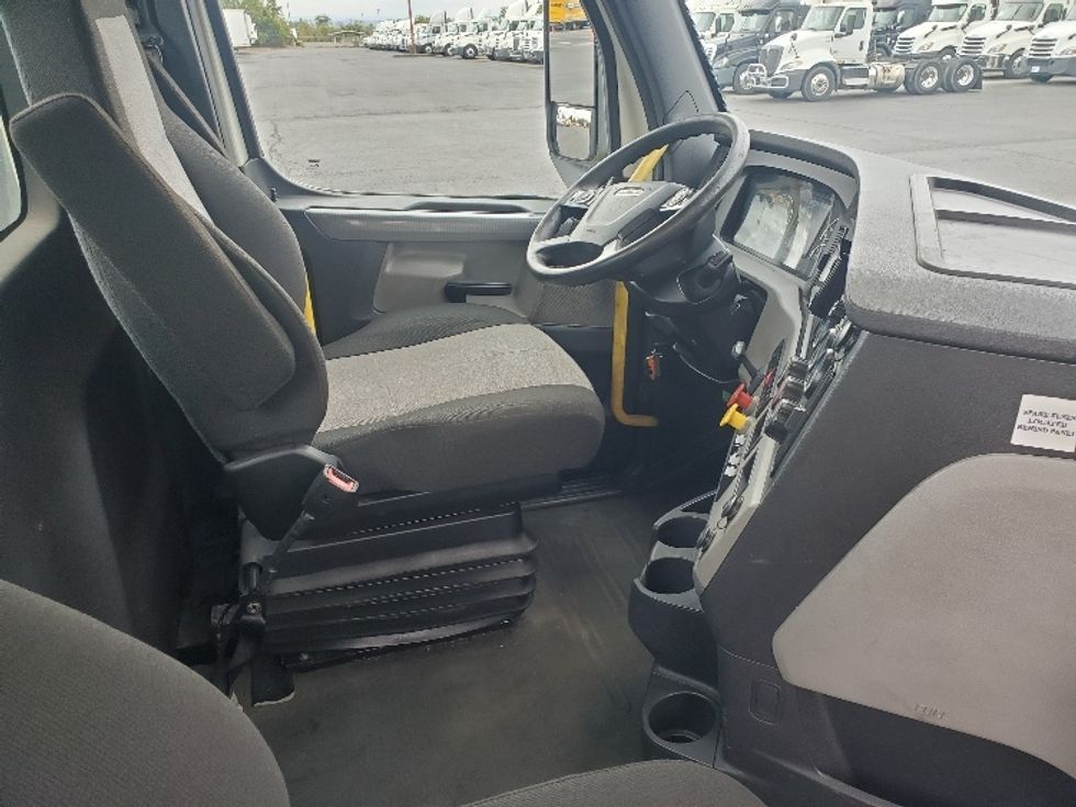 Day Cab Tractor-Heavy Duty Tractors-Freightliner-2020-T12642ST-Burlington-NJ-565,639\n\t\tmiles-$ 27,000 - Image 14