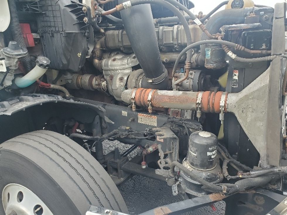 Day Cab Tractor-Heavy Duty Tractors-Freightliner-2020-T12642ST-Burlington-NJ-565,639\n\t\tmiles-$ 27,000 - Image 15